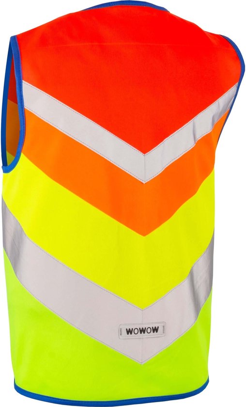 Achterkant van een WOWOW veiligheidshesje: chevron-patroon in oranje, geel, groen met reflecterende banen. WOWOW-logo op de rug.