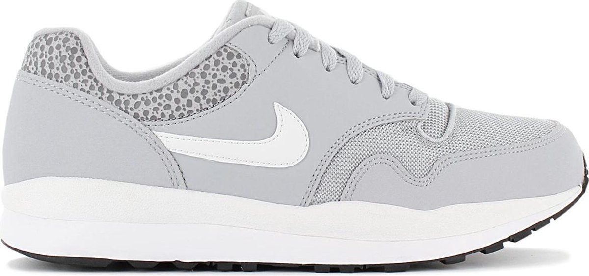 Nike Air Jordan 11 Retro Low LE Sneaker Heren | Plutosport