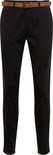 Zwarte chino broek met bruine riem, op een witte achtergrond.
