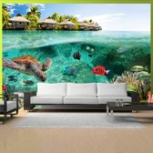 Fotobehangkoning - Behang - Vliesbehang - Fotobehang Magische Onderwaterwereld - Tropische Vissen - Schildpad - Zee - 150 x 105 cm