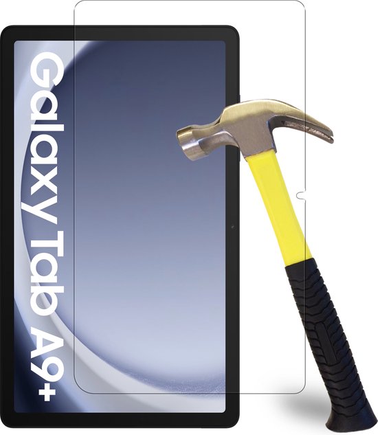 Een gehard glazen screenprotector voor de Samsung Galaxy Tab A9+ met een hamer ernaast.