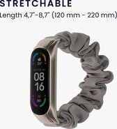 kwmobile elastisch bandje voor smartwatch - geschikt voor Xiaomi Mi Smart Band 6 / Mi Band 6 / Band 5 - Horlogebandje van katoen - In grijs