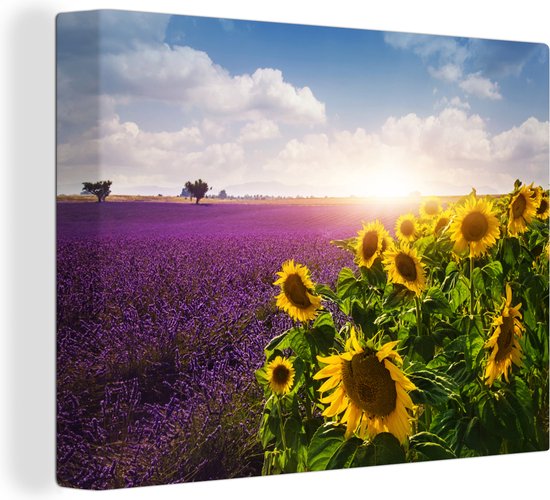 Canvas Schilderij De zonnebloemen naast lavendelveld - 80x60 cm - Wanddecoratie
