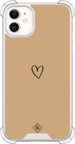 Casimoda® hoesje - Geschikt voor iPhone 11 - Hart Bruin - Shockproof case - Extra sterk - Siliconen/TPU - Bruin/beige, Transparant