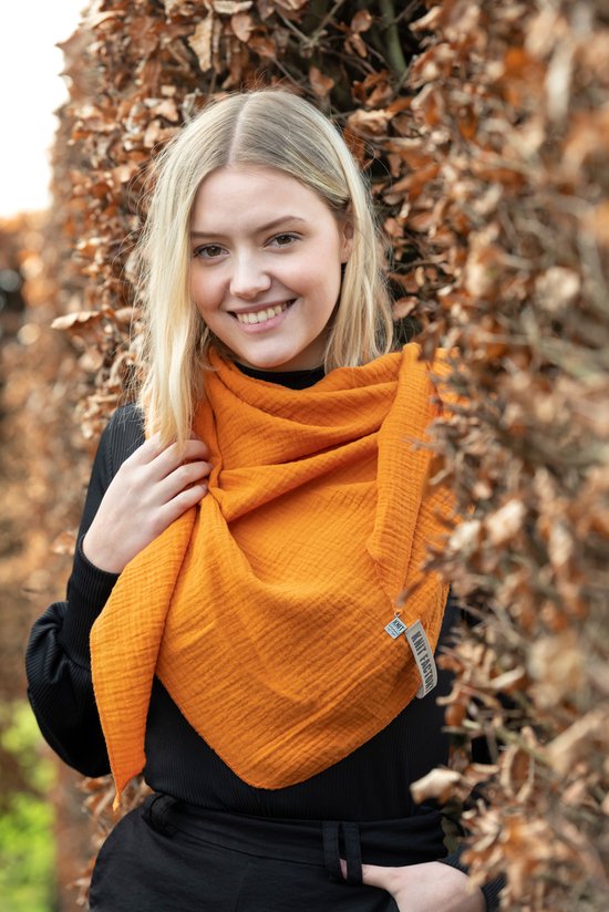 Knit Factory Liv Châle - Foulard femme - Écharpe femme - Foulard triangle en mousseline - Pour le printemps et l’été - 100% Coton biologique - Indigo - 190x85 cm