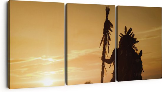 Artaza Canvas Schilderij Drieluik Indiaan met een Speer bij Zonsondergang - 180x80 - Groot - Foto Op Canvas - Canvas Print