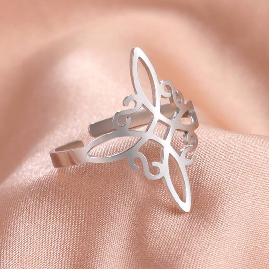 Silver Plated Witch Knot Pattern Ring