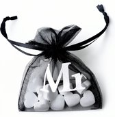 10 Organza zakjes Mr zwart met wit en 10 mini hartvormige pepermuntjes - mr - bruidegom - organza zakje - pepermunt - bedankje - huwelijk - bruiloft