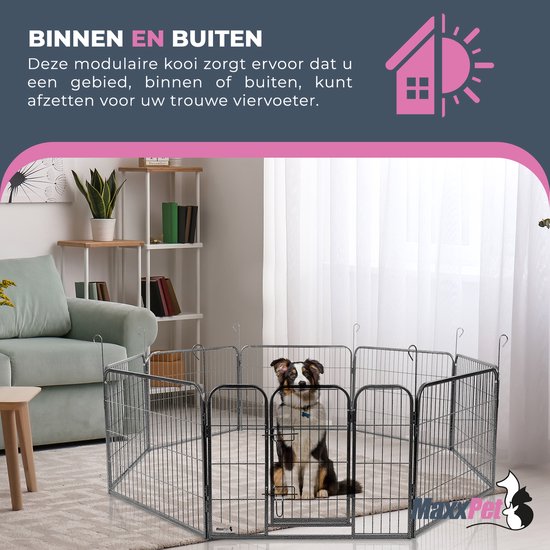 Een zwarte metalen MaxxPet puppyren, opgesteld in een woonkamer met een hond erin. Geschikt voor binnen en buiten.