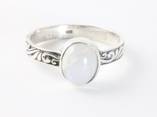 Bague en argent finement travaillée avec pierre de lune arc-en-ciel - taille 17,5