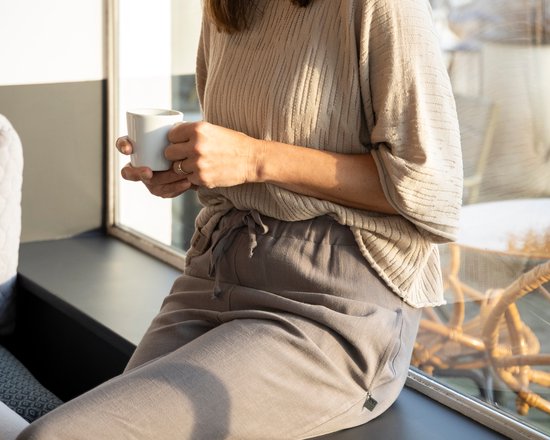 Pantalon Knit Factory Fern - Pantalon femme - Pantalon femme - Pantalon avec poches latérales - Pantalon long - Doux et aéré 78% viscose et 22% lin - Pantalon d'été - Pantalon d'été - Pantalon large - Taupe - 40/42
