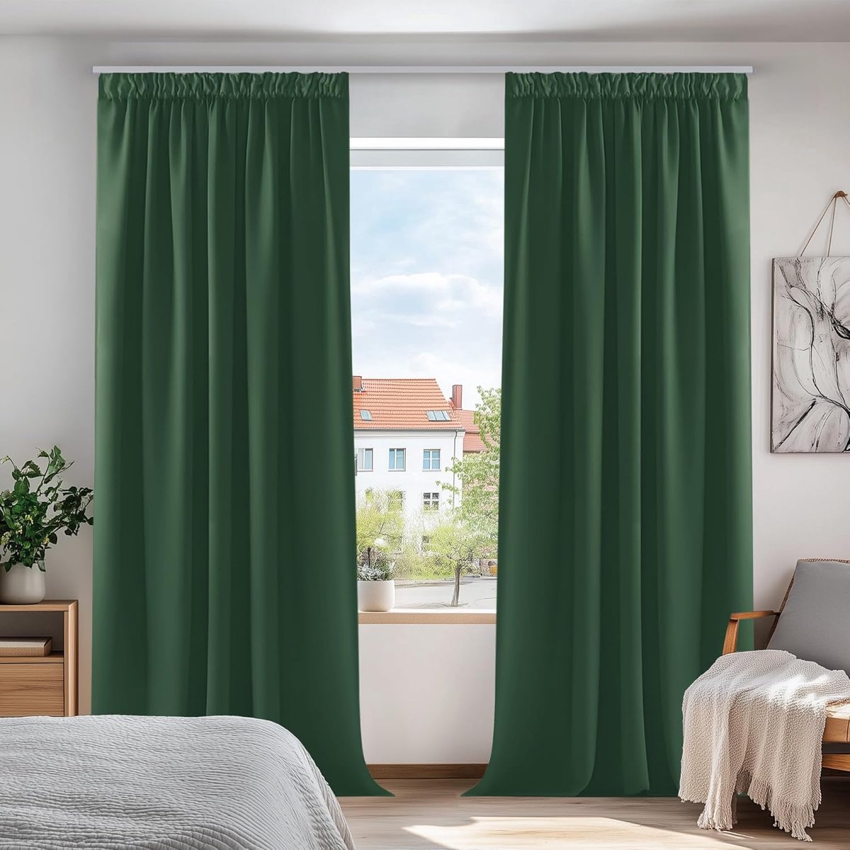 Famanu - Verduisteringsgordijnen Plooiband, Thermische Kerst Gordijnen in Zacht Stof voor Slaapkamer, 140x175 cm (B x H), Donkerlentegroen, set van 2