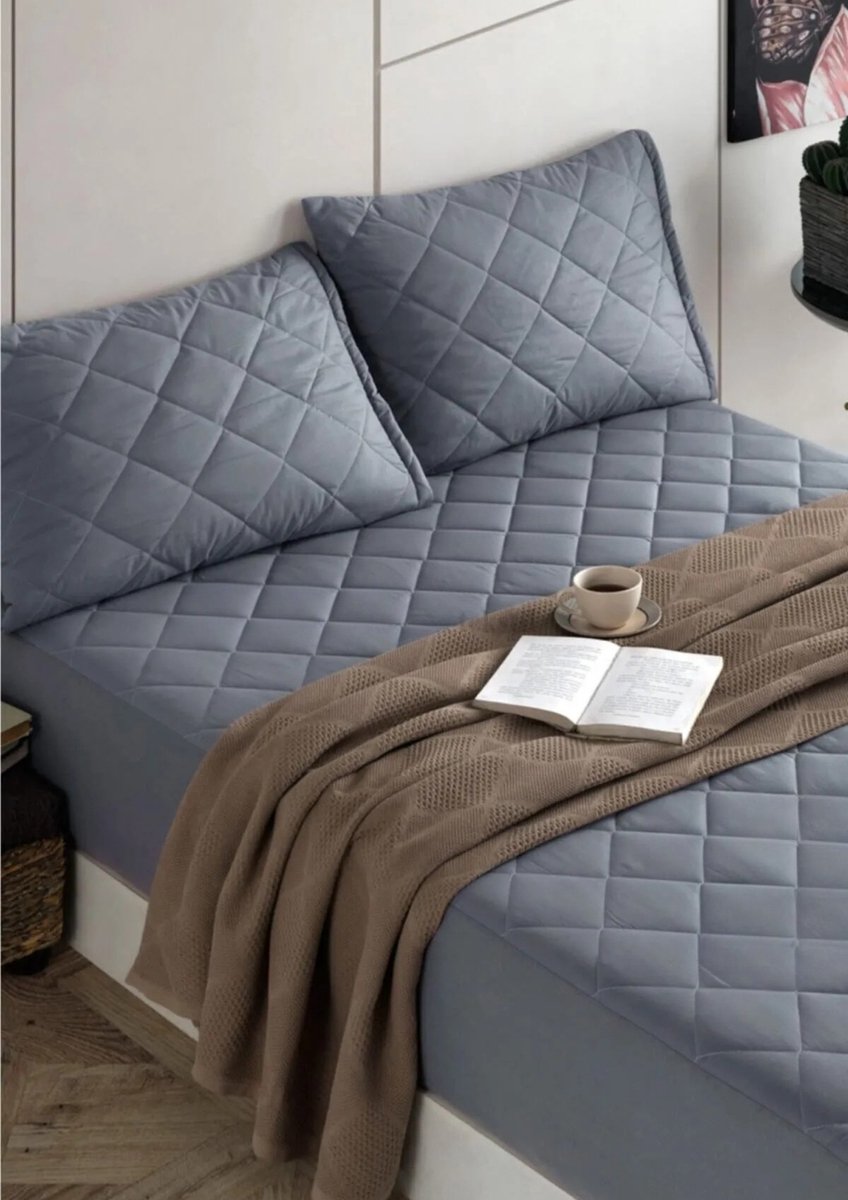 De Linde Home 2-in-1 Waterdichte Matrasbeschermer & Hoeslaken - Waterdicht Matrasbeschermer - 200x220 cm - Grijs - 100% Katoen - Gewatteerde Matrasbeschermer - Fitted - Elastische Hoeken tot 40 cm - Wasbaar & Duurzaam - Incontinentie