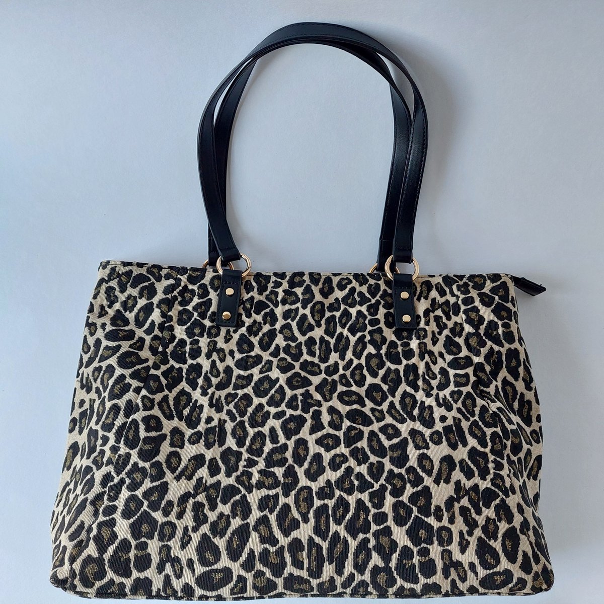 SHOPPER HANDTAS -PANTERPRINT - PU leer (vegan) - zwarte afwerking - rits afsluitbaar - ruim