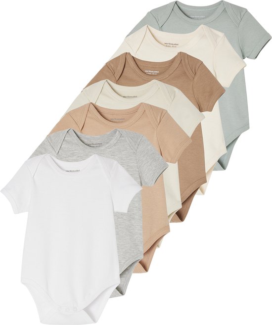 Un lot de sept bodies de différentes couleurs : blanc, gris, beige, marron, écru, menthe et bleu clair.