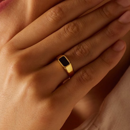 Stalen ring met rechthoekige zwarte steen | Lucardi-BE