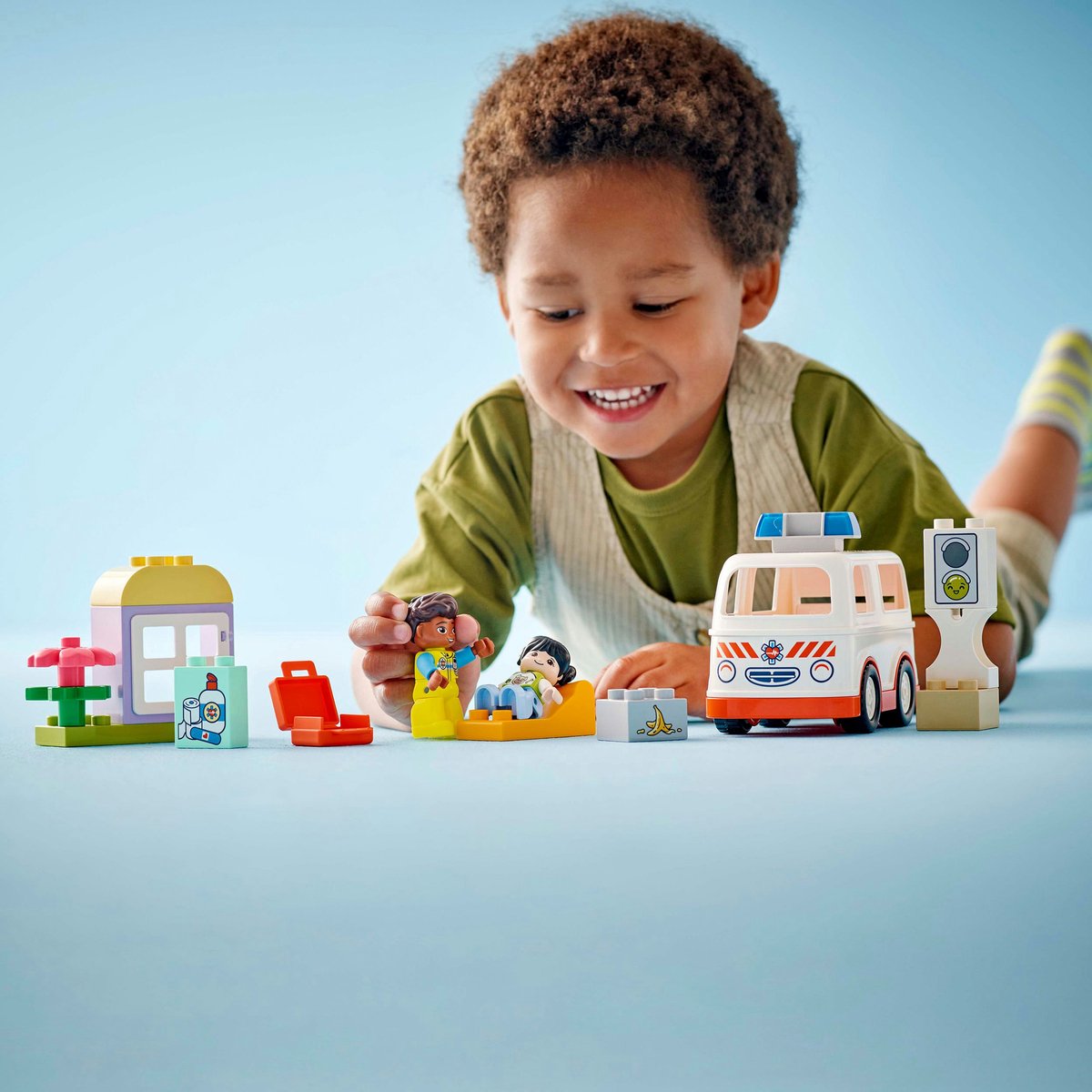 LEGO DUPLO Ambulance met chauffeur voor fantasiespel - 10447 – foto 7