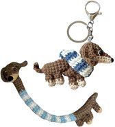 Teckel - teckel sleutelhanger - crochet sleutelhanger - blauwe sjaal - hond - mini teckel knuffeltje - 2-in-1 teckel sleutelhanger - crochet teckel