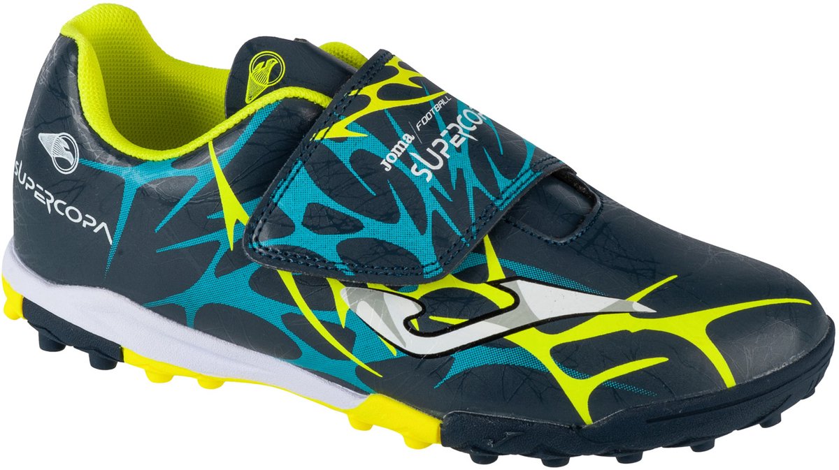 Marineblauwe Joma Super Copa Jr 25 SCJS TF voetbalschoenen voor jongens, met synthetisch leder en opvallende gele accenten.