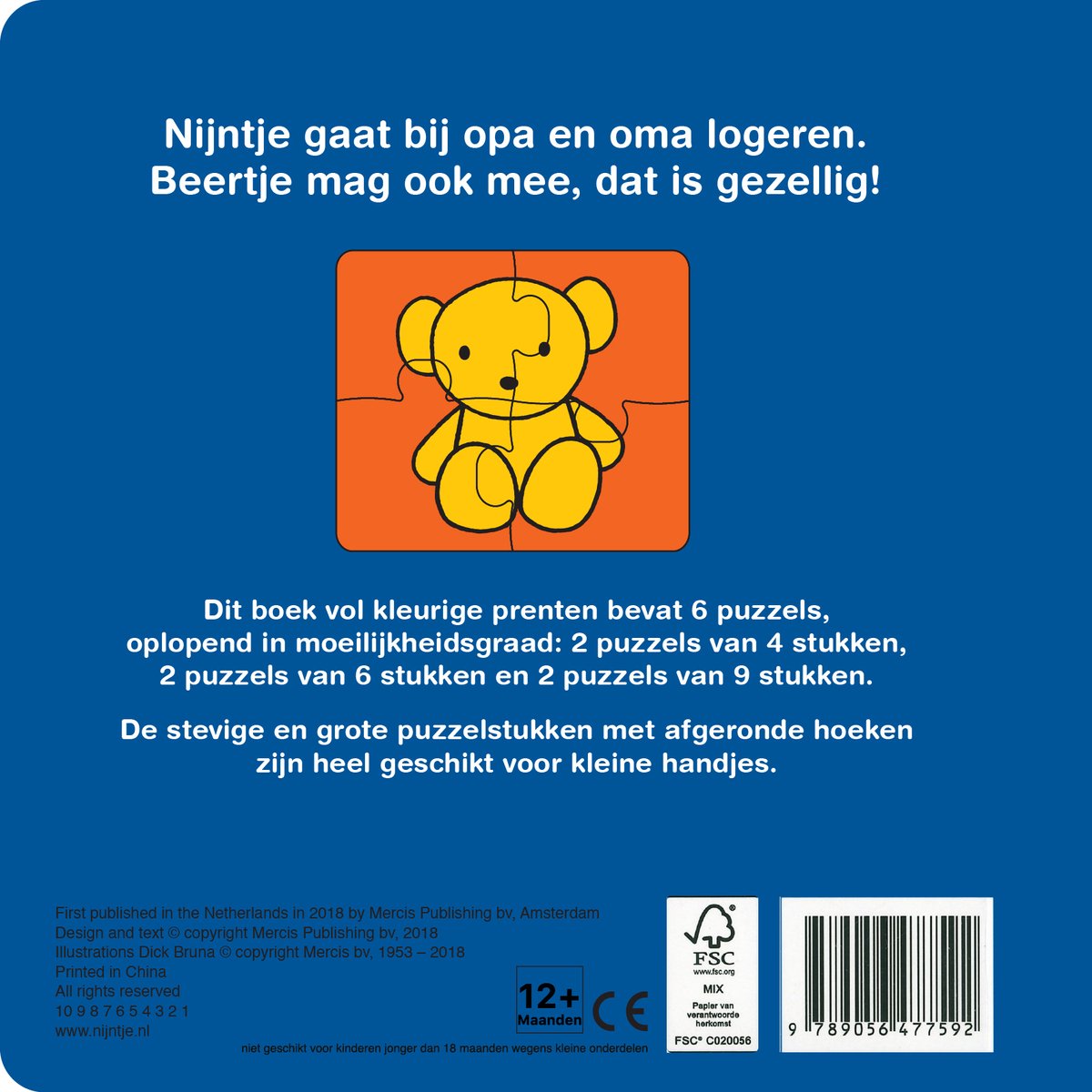 De achterkant van het "nijntje logeert bij opa en oma" puzzelboek met een gele teddybeer puzzel, tekst en keurmerken.