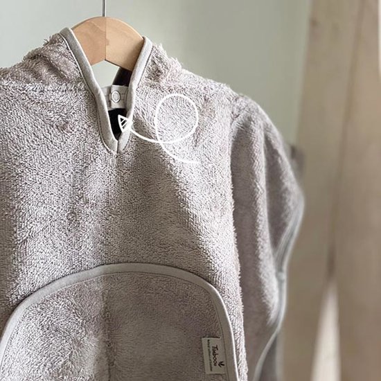 Timboo badcape - hooded towel - Feather grey van Timboo — afbeelding 2