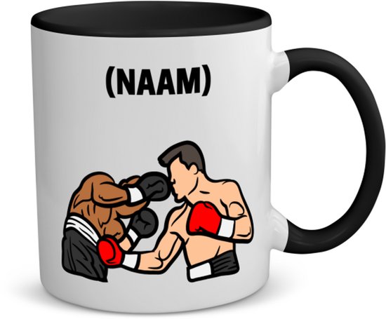 Mug blanc avec intérieur et anse noirs, avec le texte (NAAM) et deux boxeurs combattant.