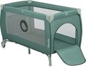 Groen campingbedje met matras, zij-ingang met rits en wieltjes.