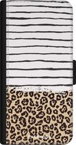 Casimoda® bookcase - Geschikt voor iPhone 11 Pro - Hoesje met pasjeshouder - Luipaard strepen - Bruin/beige - Kunstleer