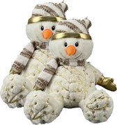 2x stuks pluche sneeuwpop knuffels pop met muts en sjaal 28 cm
