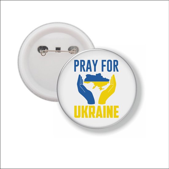 Foto: Button met speld pray for ukraine oekraine