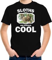 Dieren luiaarden t-shirt zwart kinderen - sloths are serious cool shirt  jongens/ meisjes - cadeau shirt hangende luiaard/ luiaarden liefhebber - kinderkleding / kleding 122/128