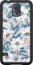 Casimoda® hoesje - Geschikt voor Samsung Galaxy S5 - Bloemen / Floral blauw - Zwart TPU Backcover - Bloemen - Blauw
