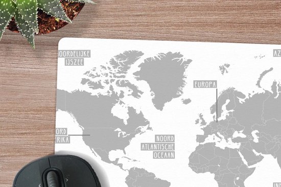 Bureau onderlegger 60x40 cm - Muismat Licht grijze wereldkaart - zwart wit - Bureaulegger xl - Desk mat beschermer - Computer muismatten