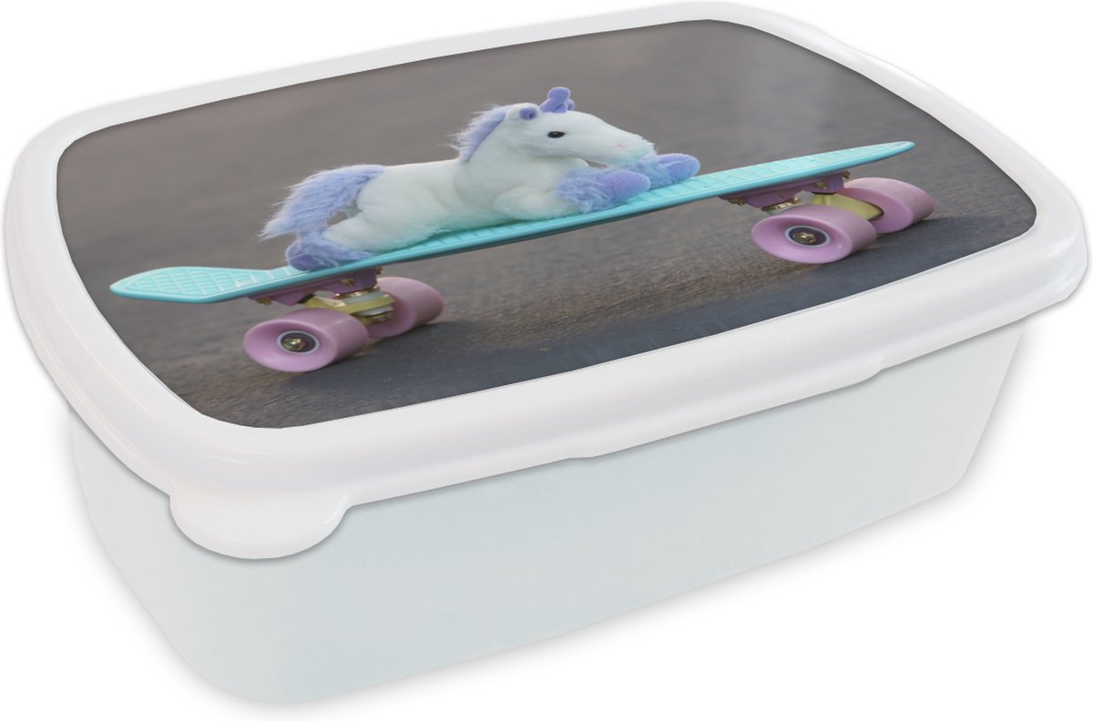 Broodtrommel Wit - Lunchbox - Brooddoos - Eenhoorn op skateboard - 18x12x6 cm - Volwassenen