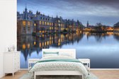 Behang - Fotobehang Den Haag - Rivier - Binnenhof - Breedte 450 cm x hoogte 300 cm