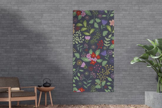 Tuinposter 80x160 cm - Tuindecoratie Een bloemdessin illustratie met veel kleur - Poster voor in de tuin - Buiten decoratie - Schutting tuinschilderij - Tuindoek muurdecoratie - Wanddecoratie balkondoek