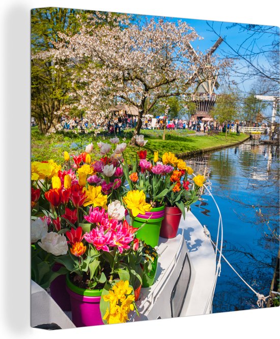 Canvas Schilderij Boot met tulpen in de Keukenhof in Zuid-Holland - 20x20 cm - Wanddecoratie