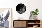 WallCircle - Wandcirkel ⌀ 30 - Close-up neushoorn op zwarte achtergrond in zwart-wit - Ronde schilderijen woonkamer - Wandbord rond - Muurdecoratie cirkel - Kamer decoratie binnen - Wanddecoratie muurcirkel - Woonaccessoires