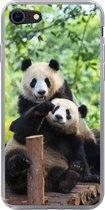 Geschikt voor iPhone 8 hoesje - Panda - Brug - Natuur - Siliconen Telefoonhoesje