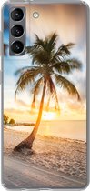 Geschikt voor Samsung Galaxy S21 hoesje - Zonsondergang - Strand - Palmboom - Siliconen Telefoonhoesje