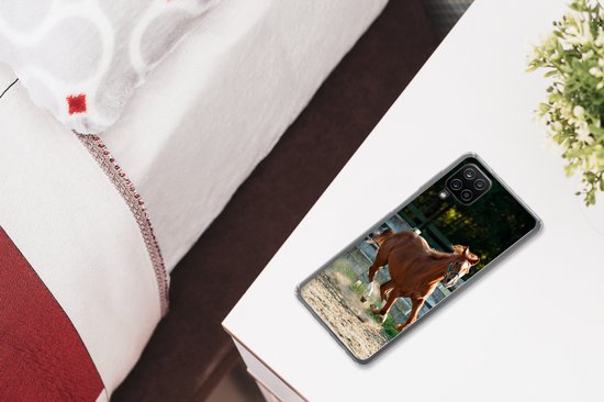 Telefoonhoesje Geschikt voor Samsung Galaxy A12 hoesje - Paard - Licht - Zand - Siliconen Telefoonhoesje Telefoonhoesje