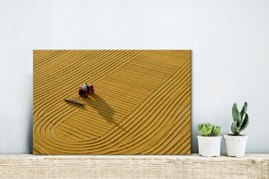 Tracteur dessine des lignes sur son terrain 30x20 cm - petit - Tirage photo sur toile (Décoration murale salon / chambre)