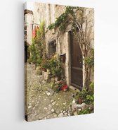 Gebladerte langs de muren van een huis in een klein dorp in Saint-Paul-de-Vence - Modern Art Canvas - Verticaal - 106599665 - 50*40 Vertical