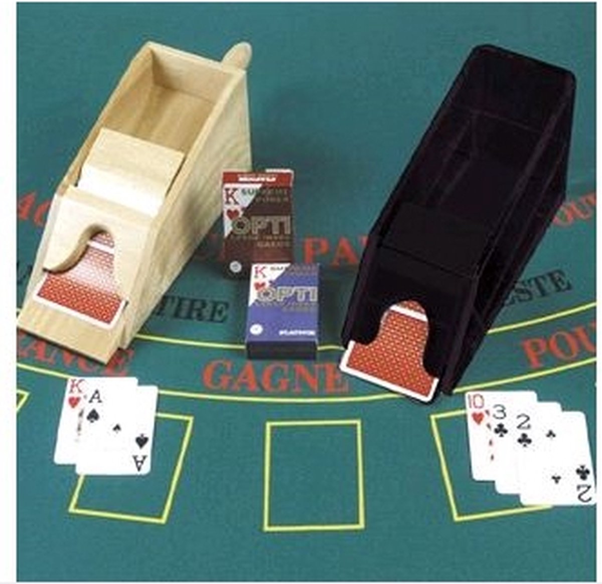 Distributeur de cartes jouer sabot en bois blackjack ou baccarat.