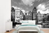 Behang - Fotobehang Herengracht in Amsterdam - zwart wit - Breedte 305 cm x hoogte 220 cm