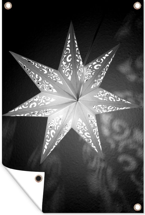 Tuinposters buiten Een verlichtte ster tijdens de winter - zwart wit - 60x90 cm - Tuindoek - Buitenposter
