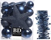 Kerstversiering kunststof kerstballen 5-6-8 cm met ster piek en sterrenslingers pakket donkerblauw 35x stuks - Kerstboomversiering