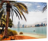 De skyline van Abu Dhabi achter een palmboom - Foto op Plexiglas - 90 x 60 cm
