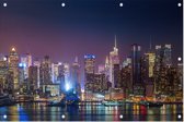 Indrukwekkende skyline van New York in neon verlichting - Foto op Tuinposter - 90 x 60 cm