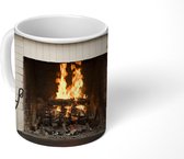 Mok - Open haard in een witte muur - 350 ML - Beker